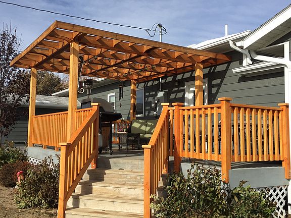 Deck with Pergola