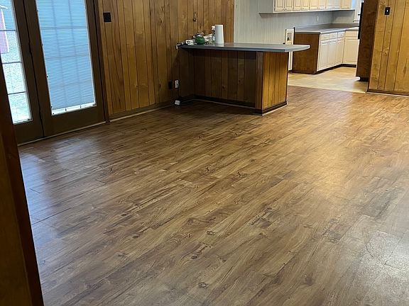 5th image of 84 Twin Oaks Pl