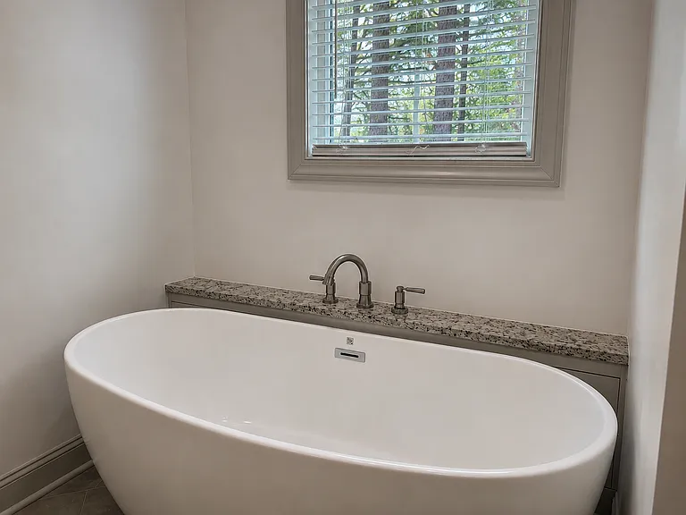 109 Shumard Ct — Photo 8