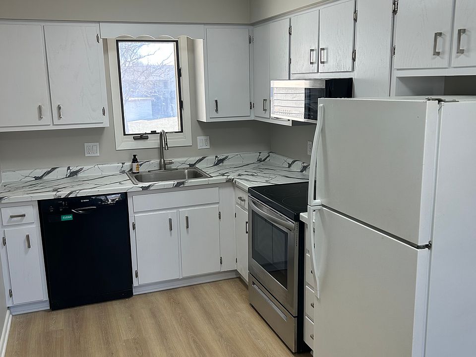 1st image of 2064 NW Hickory Ln #2064