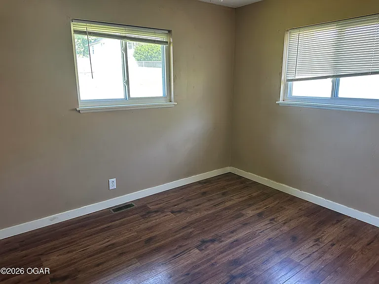 1229 Reid Rd — Photo 9