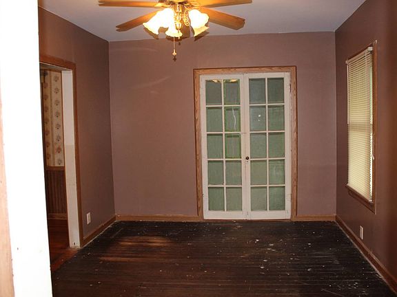 5th image of 1035 Sumner St