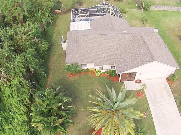 2nd image of 179 SW Starfish Ave