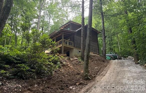 1st image of 5 Marion Dr