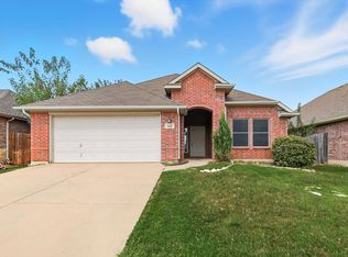 512 Crescent Creek Ln, Fort Worth, TX 76140