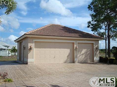Detached 3 car garage shop