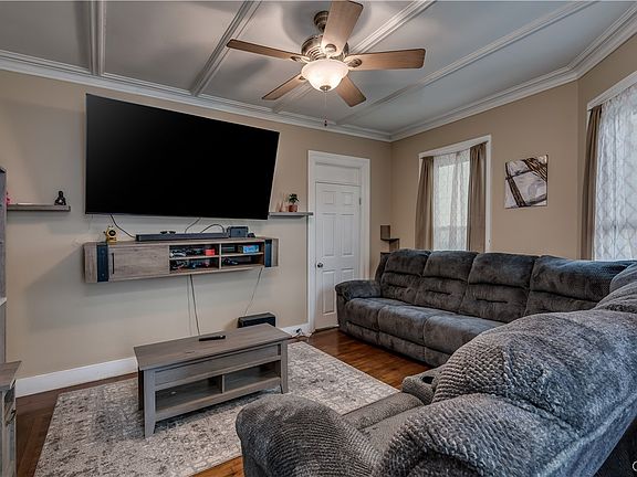 2nd image of 412 Holcomb St