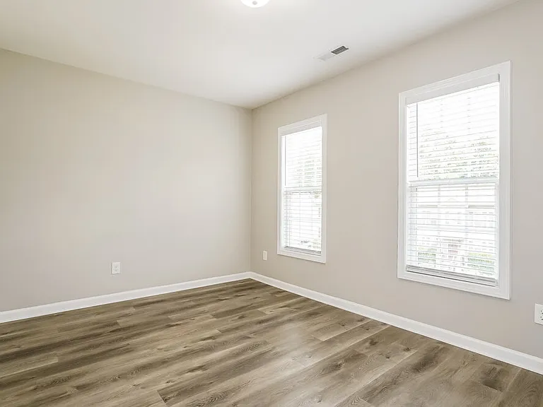 332 Chamberlain Dr — Photo 15