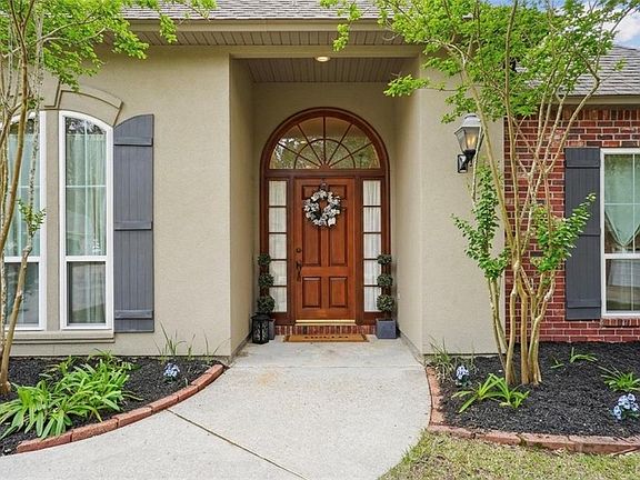 3rd image of 734 Sweet Bay Dr