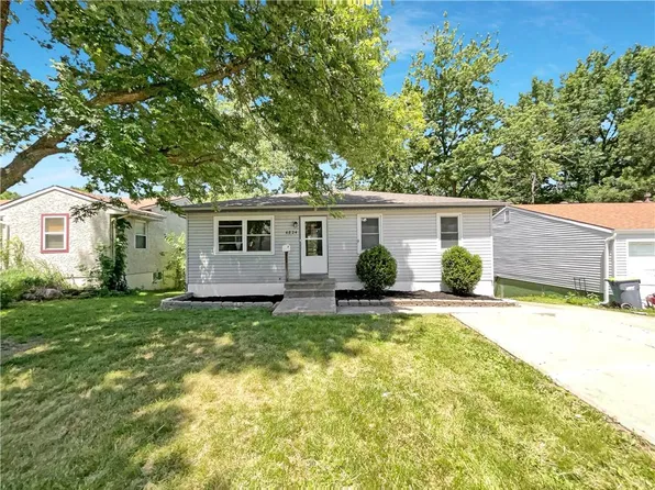 4824 N Tullis Dr, Kansas City, MO 64119