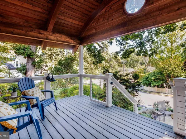 2606 S Hayes St, Arlington, VA 22202