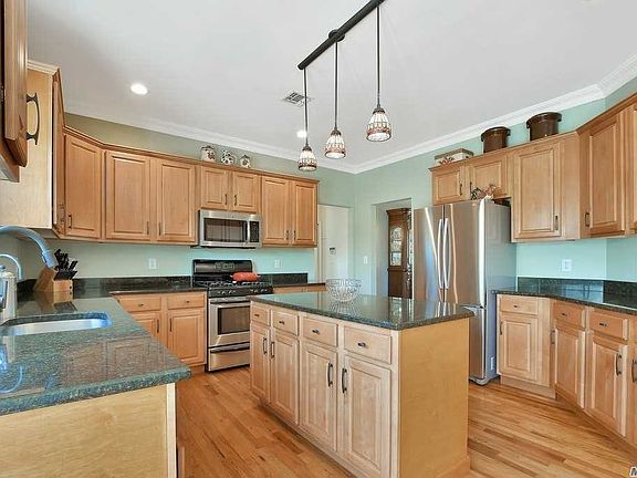 5th image of 61 Sweetgum Ln
