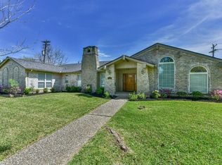 1111 Blue Willow Dr, Houston, TX 77042