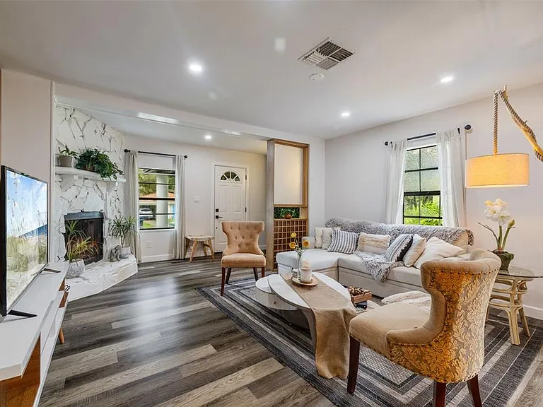 1411 E Henry Ave — Photo 4
