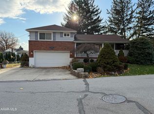 2 Orchard View Dr, Hollidaysburg, PA 16648