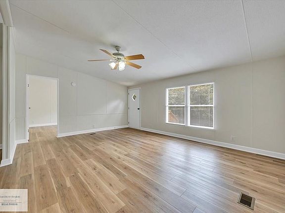 4th image of 335 Lauren Mill Dr