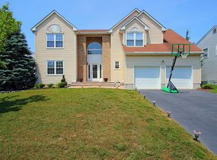 26 Davids Ln, Howell, NJ 07731