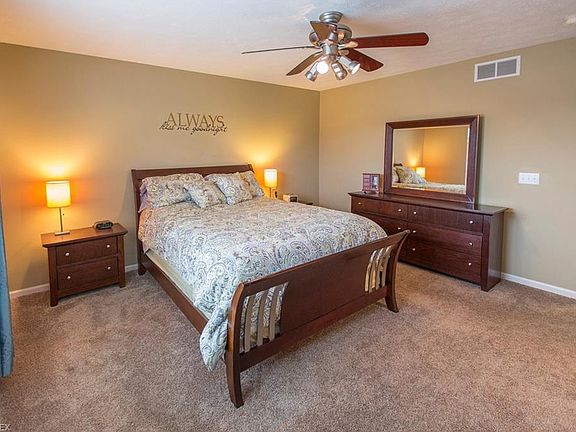 4th image of 9070 Wynford Ln #20