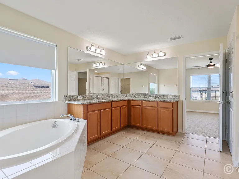 13441 Palmera Vista Dr — Photo 25