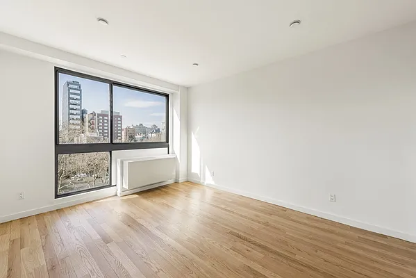 Sold by Nest Seekers International | media 12