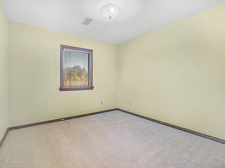 4409 Shadow Wood Cir — Photo 48