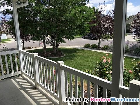 2nd image of 388 W Lake View Dr