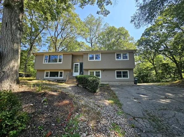30 Patricia Court, Ledyard, CT 06335