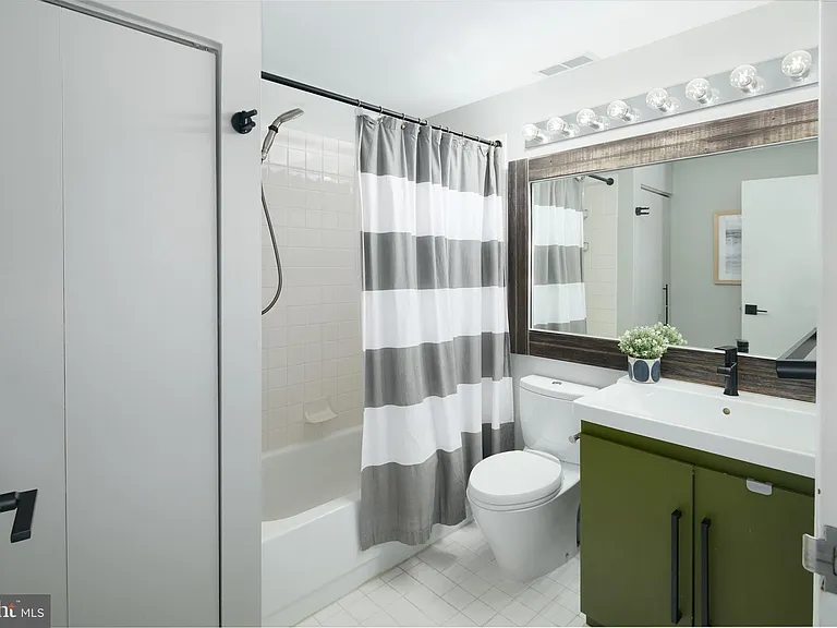315 New St #701 — Photo 5
