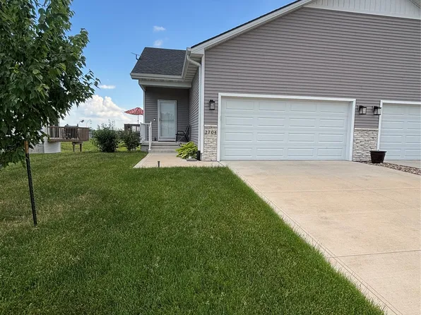 2704 Yordi Dr, Norwalk, IA 50211