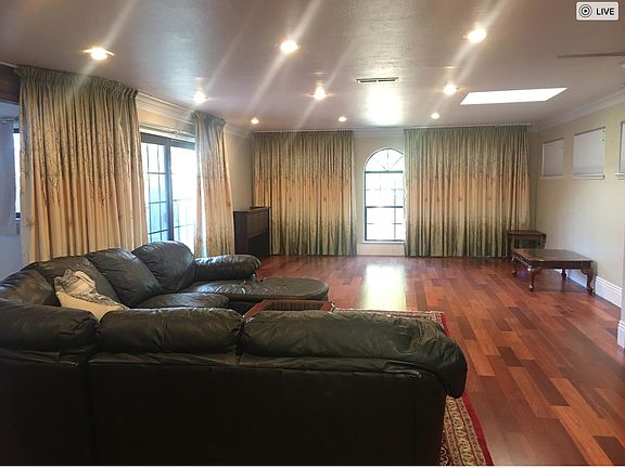 2nd image of 3735 Pruneridge Ave