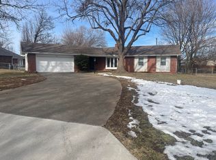1853 E Greenwood St, Springfield, MO 65804