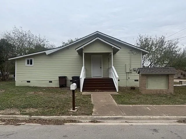 Building Photo - 823 Monterrey St