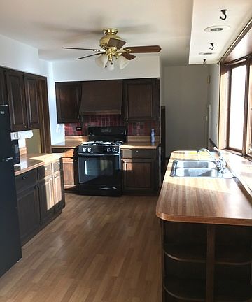5th image of 3239 Gustav St
