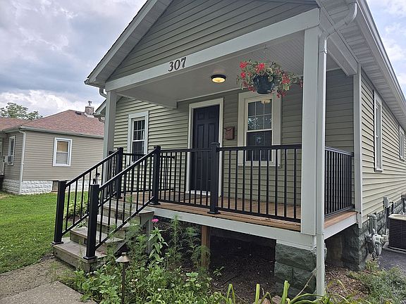 New porch & aluminum railing