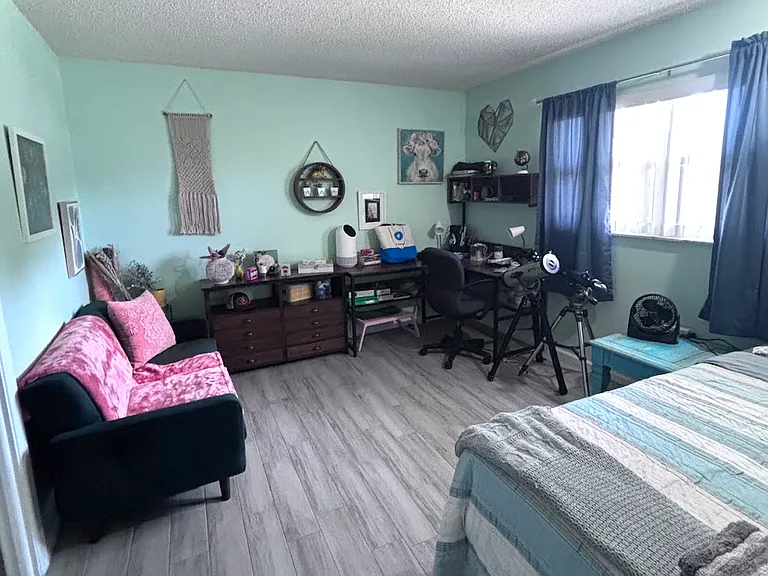 3111 Gardens East Dr — Photo 2