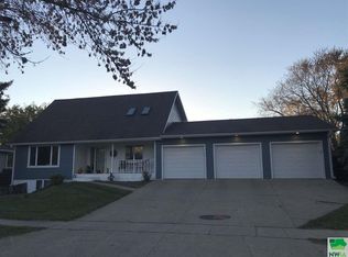 519 Lee St, Vermillion, SD 57069
