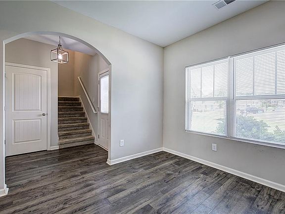 5th image of 25 Belfield Ct