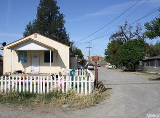 5722 Riverside Dr, Olivehurst, CA 95961