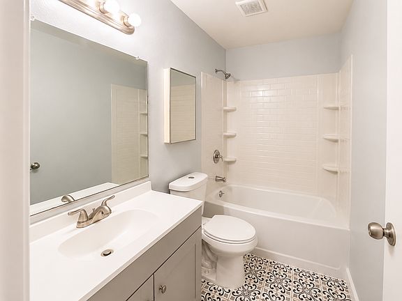 5th image of 3127 Santa Cruz Way