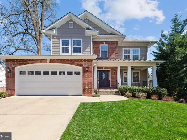 1931 Hillside Dr, Falls Church, VA 22043