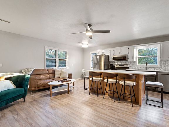 2nd image of 28077 Farm Road 1220