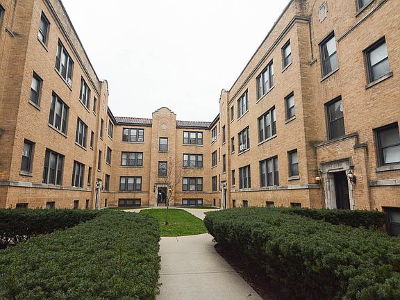 2nd image of 4017 W Melrose St APT 3N