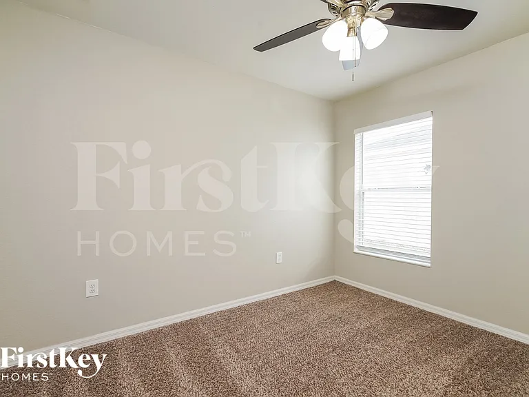 881 Greenshank Dr — Photo 11