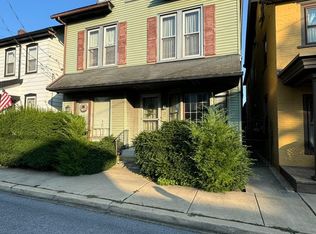 17 N Reamstown Rd, Stevens, PA 17578