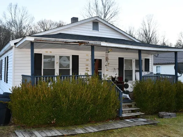 126 Brown Bottom Ln, Cedar Bluff, VA 24609