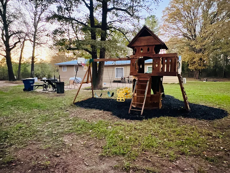 20042 FM 2015 — Photo 4