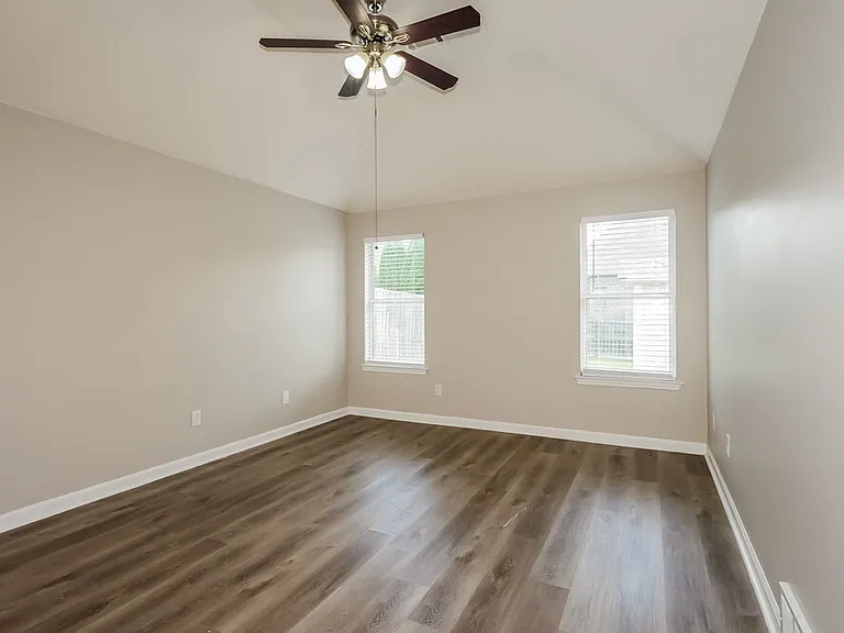305 Dogwood Spring Dr — Photo 10