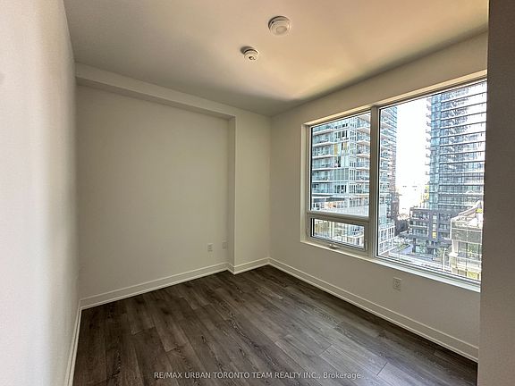 5th image of 127 Broadway Ave #805