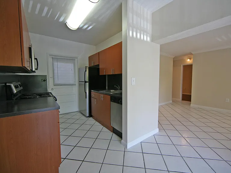 EASY FLOW & SPACIOUS LAYOUT | OAK MODEL | 2 BEDROOM, 1 BATH