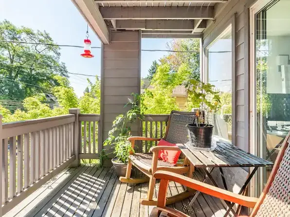 423 25th Ave E, Seattle, WA 98112